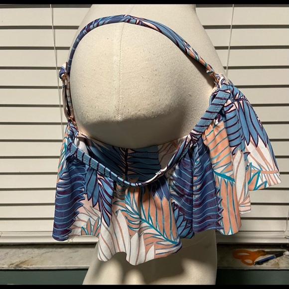 Raisins  Bikini ruffle Top - Picture 11 of 13